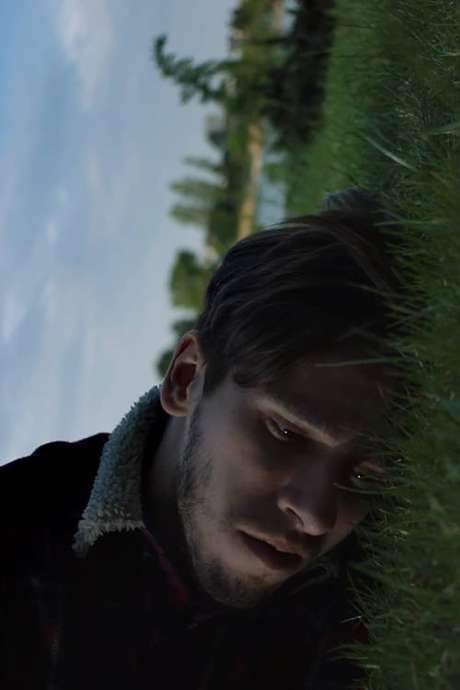 Warm Comedy about Depression, Madness and Unfulfilled Dreams